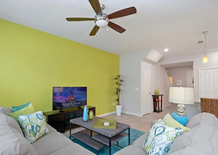 Four Bedrooms Townhouse 5102